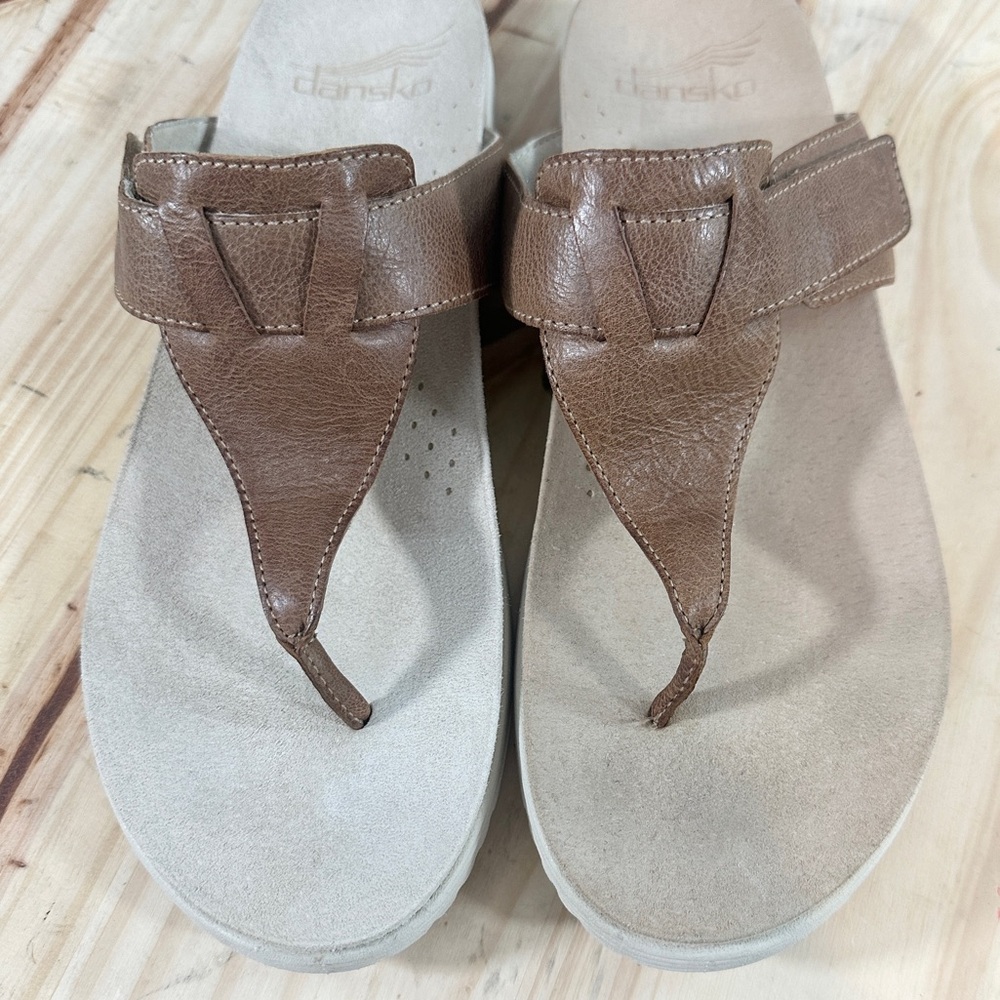 Dansko CeCe Brown Burnished Calf Leather T Strap Sandals Size 40 9.5-10 Open Toe - Picture 3 of 10